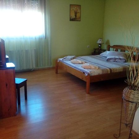 Guest House Ambrozia كوتيل المظهر الخارجي الصورة