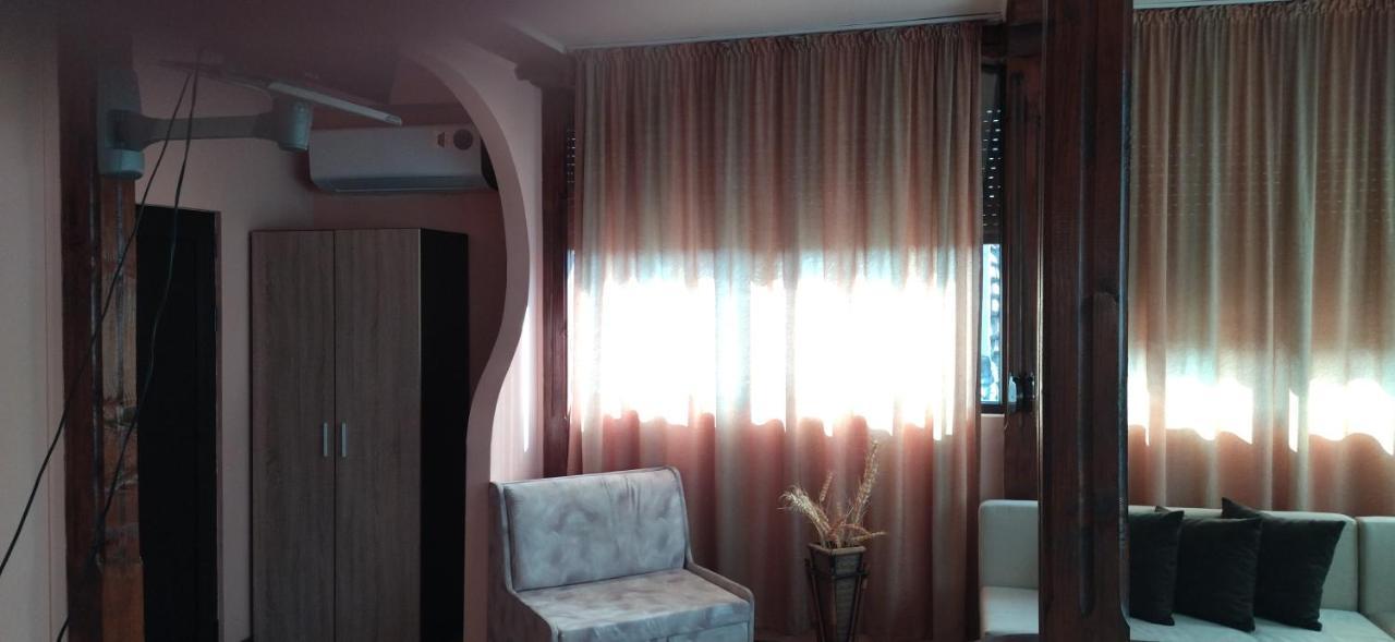 Guest House Ambrozia كوتيل المظهر الخارجي الصورة