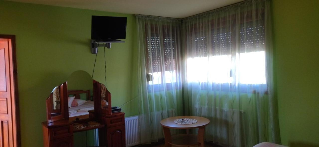 Guest House Ambrozia كوتيل المظهر الخارجي الصورة